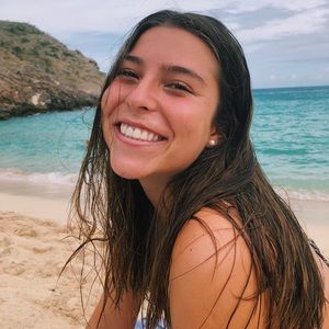 Meet your Posher, Olivia